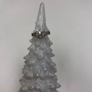 14K White Gold Diamond Ring